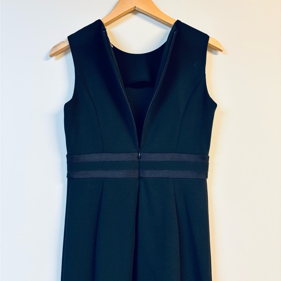 Calvin Klein Black Sleeveless Shift Dress Sheer Hem Size 4 - Picture 7 of 8